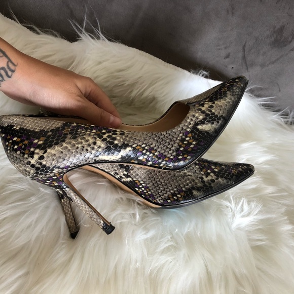 Vince Camuto leather heels snake like - Picture 7 of 17